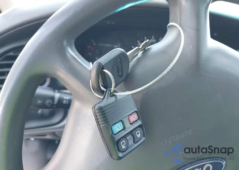 2001 Ford Taurus Se z USA, uszkodzony, nr VIN 1FAFP53U41A147523